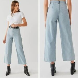 BDG Urban Outfitters High & Wide light wash blue jeans, size 25 western Y2K